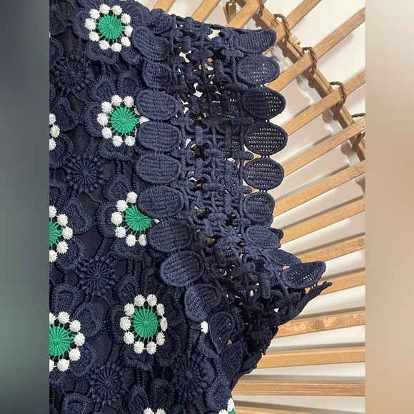 J. Crew Navy & Green Floral Crochet Lace Blouse Cap Sleeve  Preppy Classic Sz M - Picture 3 of 10